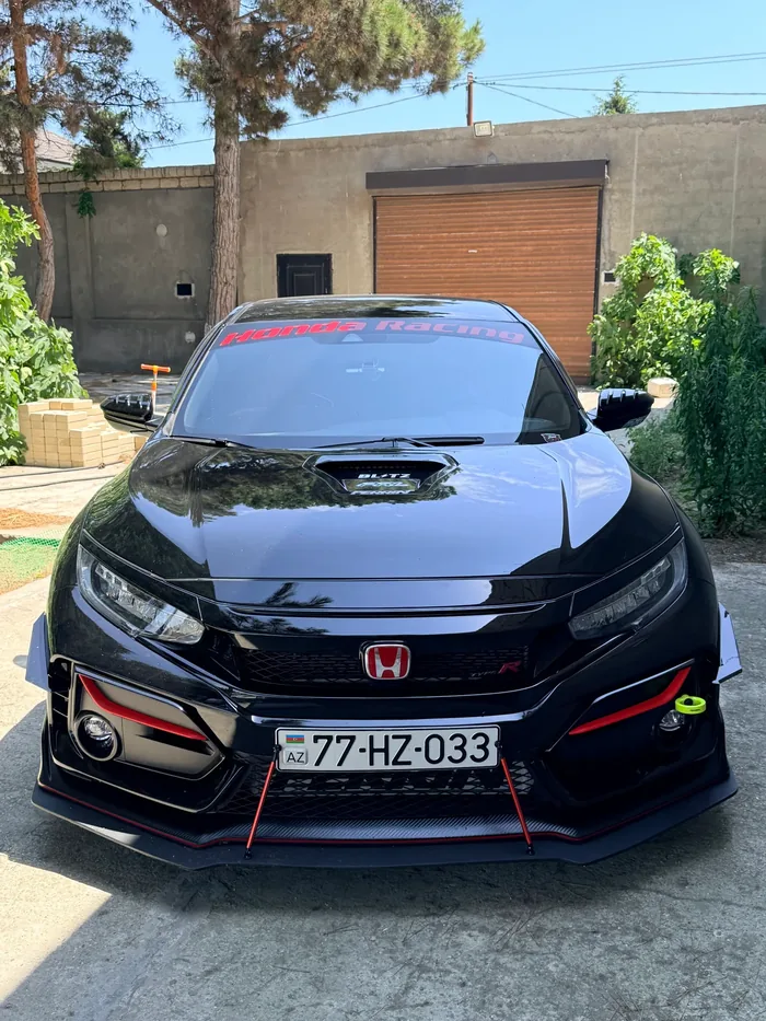 Honda Civic Type R — 11-е место «Машины вечера», фото из заявки участника
